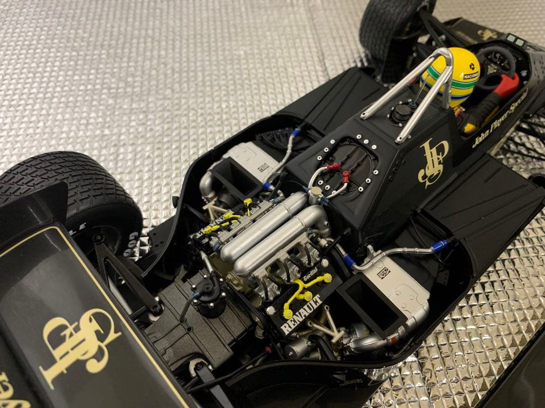 【BIGサイズ！F1 ロータスルノー97T アイルトンセナ　1/12】